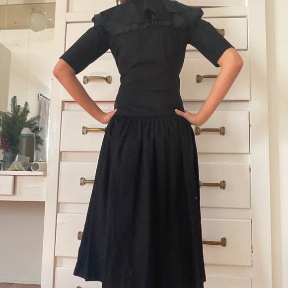 Black Ruffled collar mid length party dress Vintage! - Picture 4 of 5
